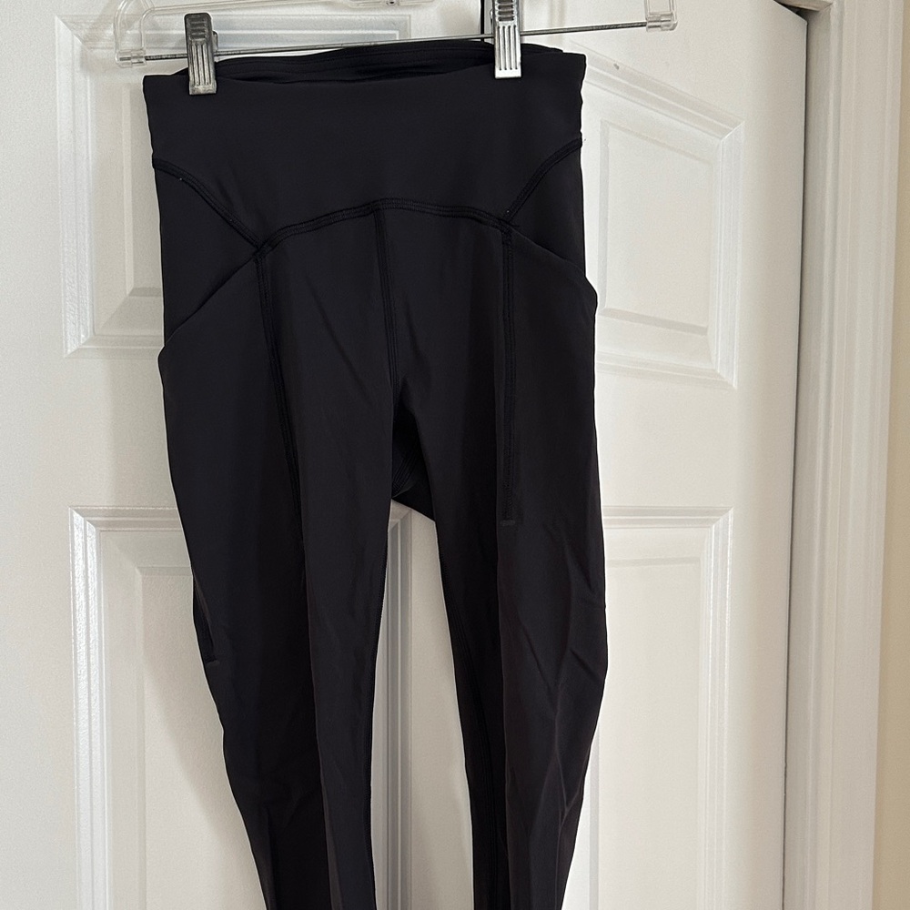 Lululemon Athletica Black Leggings- Power Thru HR Tight 25”